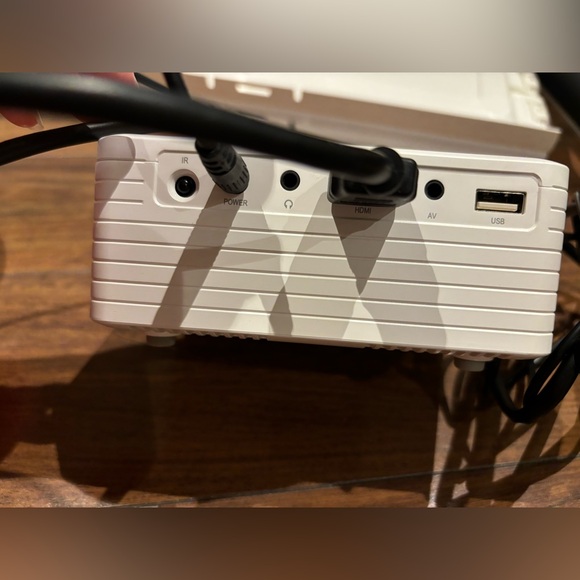 Projector - Picture 6 of 6